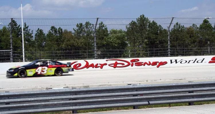 Car 43 racing Richard Petty Driving Experience