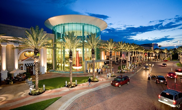 Main entrance to Mall Millenia in Orlando, FL